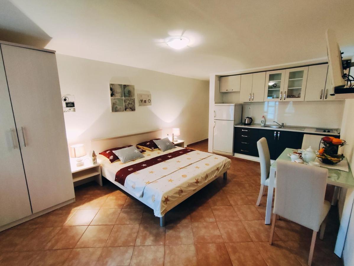 Apartmani Nada Mustapic Brela Ngoại thất bức ảnh