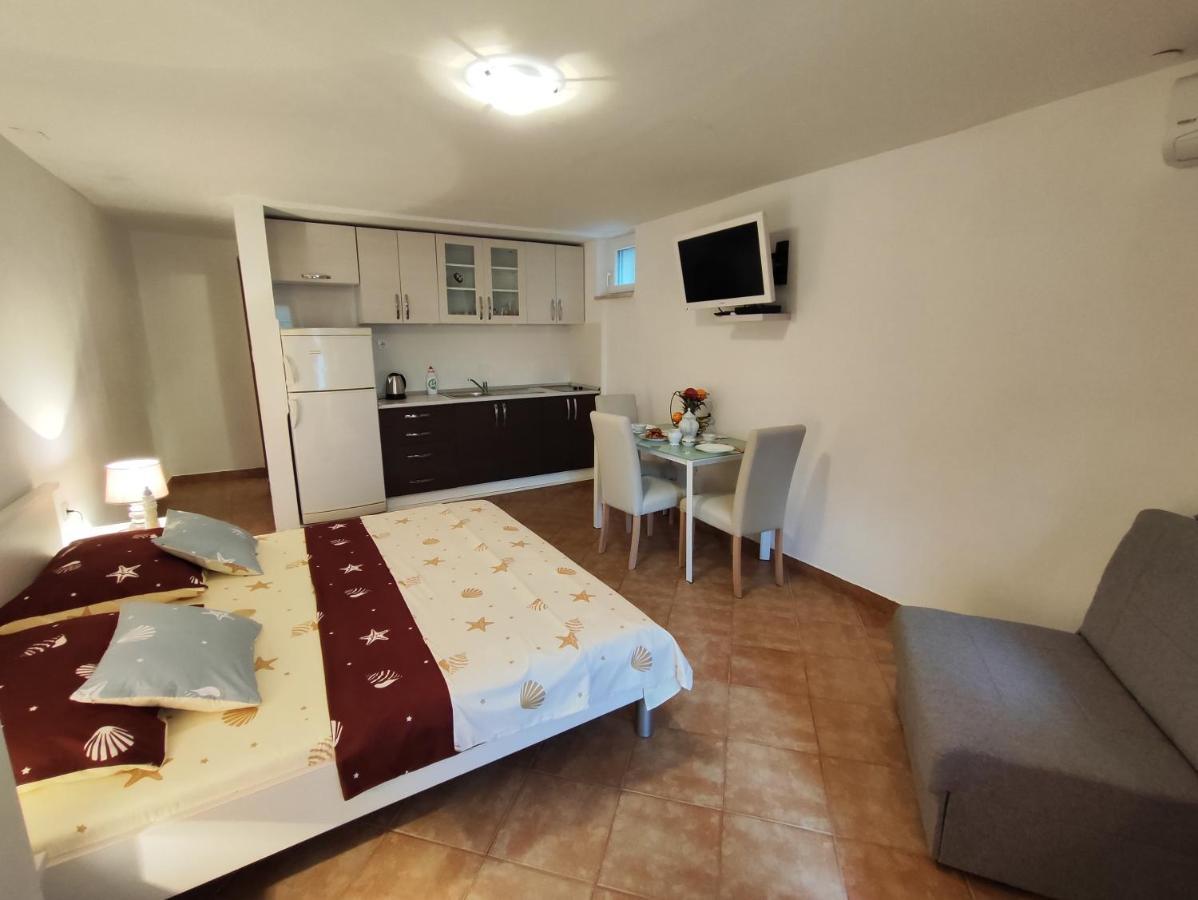 Apartmani Nada Mustapic Brela Ngoại thất bức ảnh