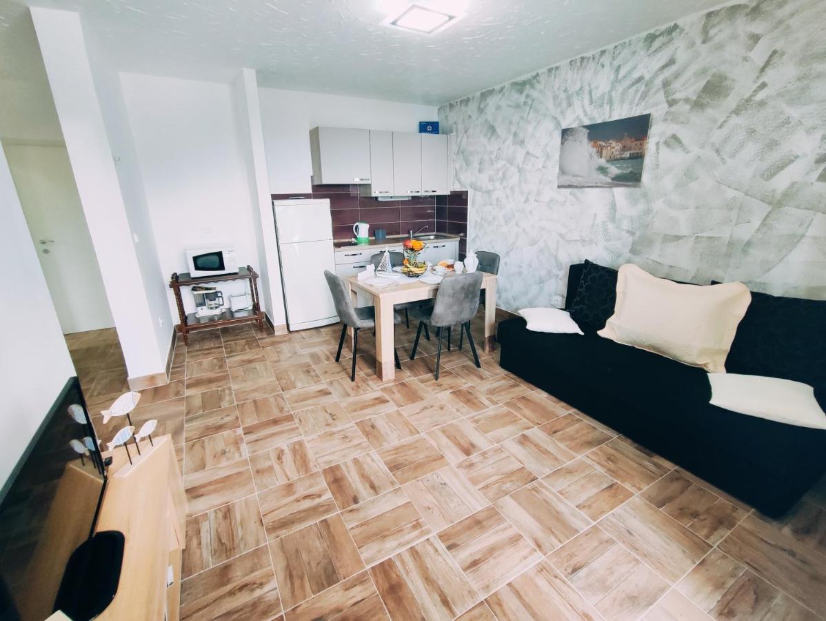 Apartmani Nada Mustapic Brela Ngoại thất bức ảnh